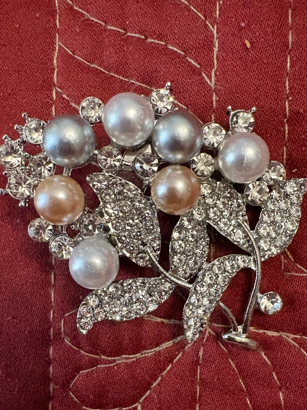 NWT Silver-Tone Leaf Brooch with White and Champagne Pearls.